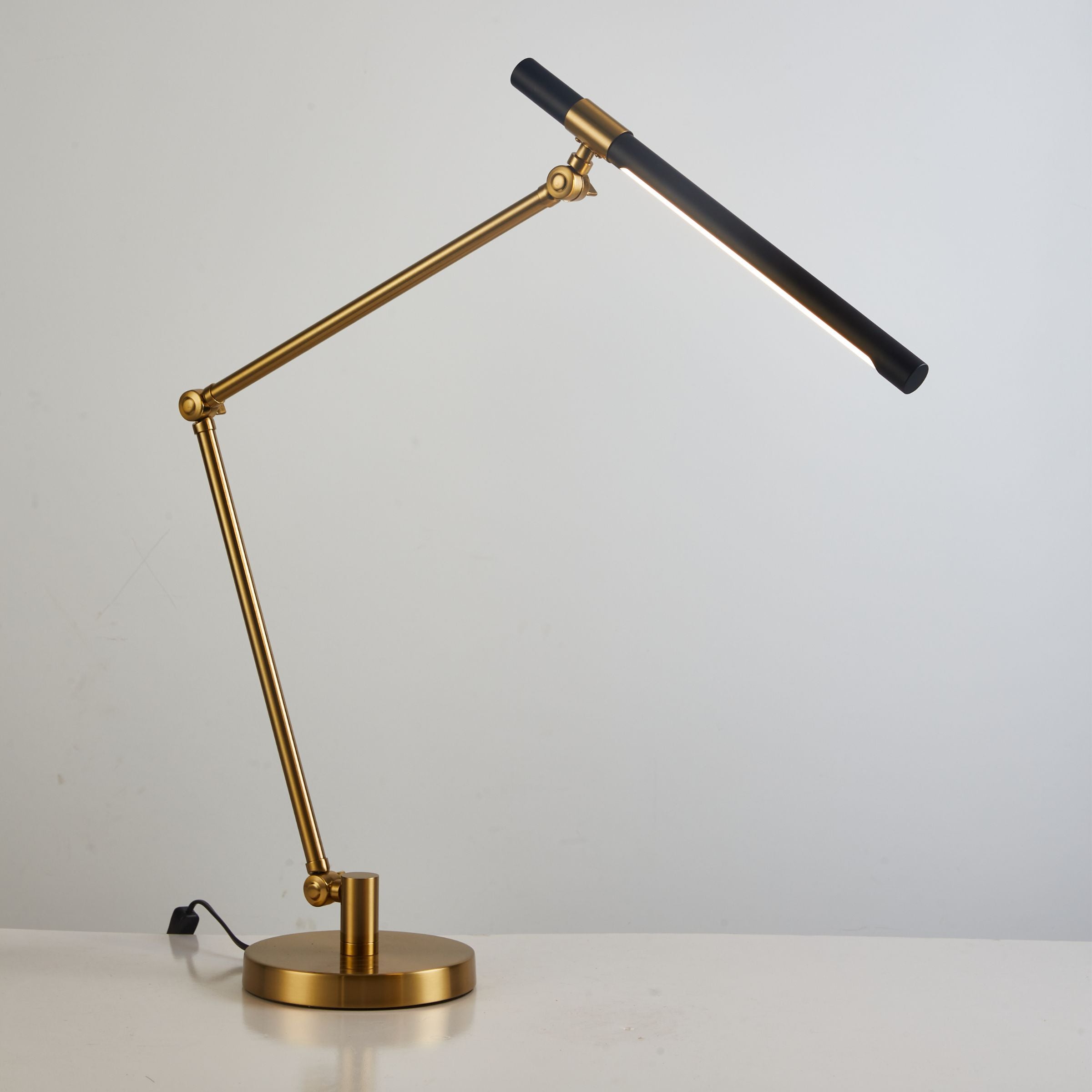 Zoe Table Lamp CY-LTD-1022 -  Desk\table Lamps - ebarza Furniture UAE | Shop Modern Furniture in Abu Dhabi & Dubai - مفروشات ايبازرا في الامارات | تسوق اثاث عصري وديكورات مميزة في دبي وابوظبي